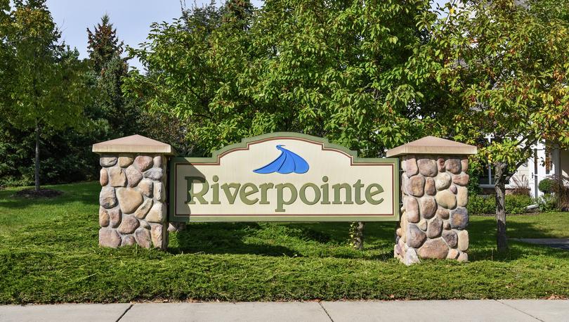 Photo of the entrance monument at the Riverpointe community in Watertown, MN.
