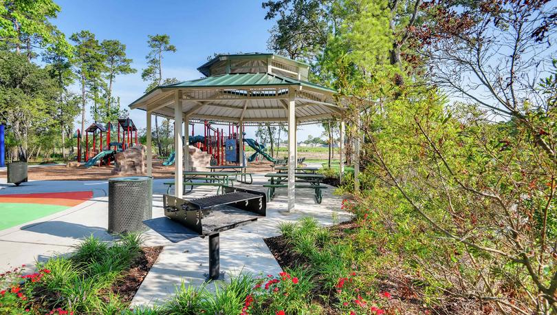Williams Trace new home community park gazebo and gathering area