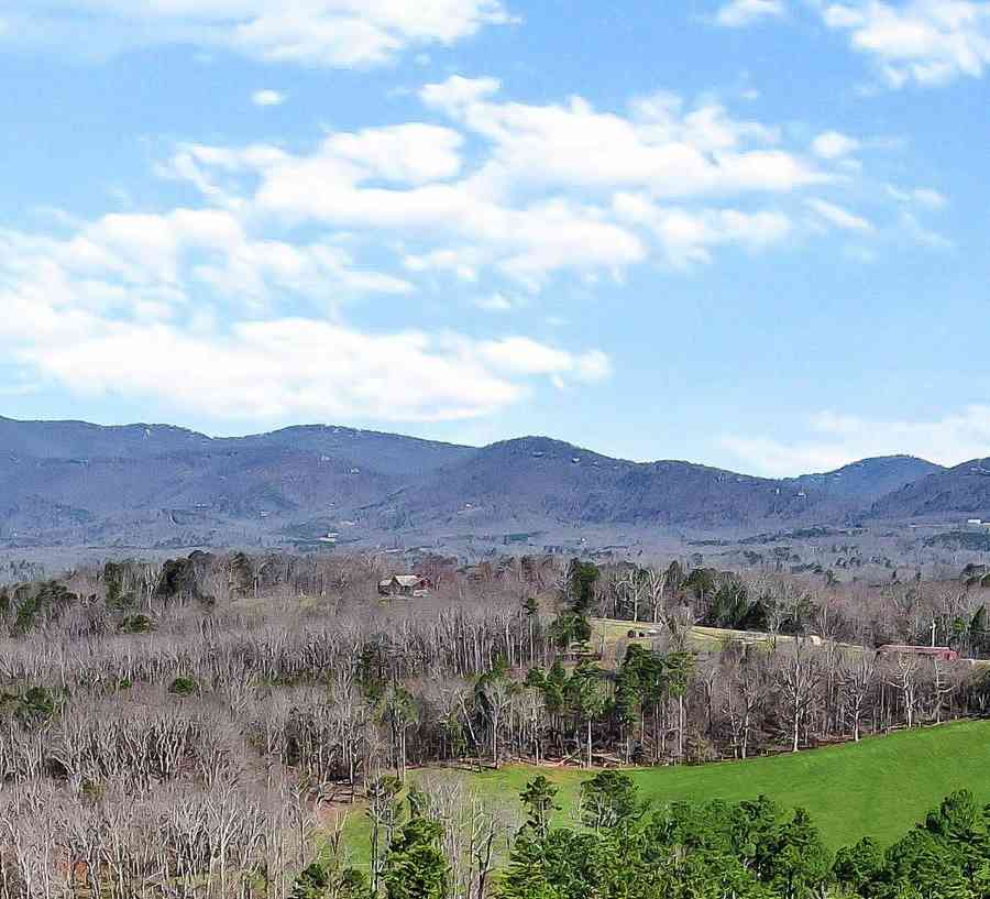 Stunning views of mountains from The Tate Reserve.