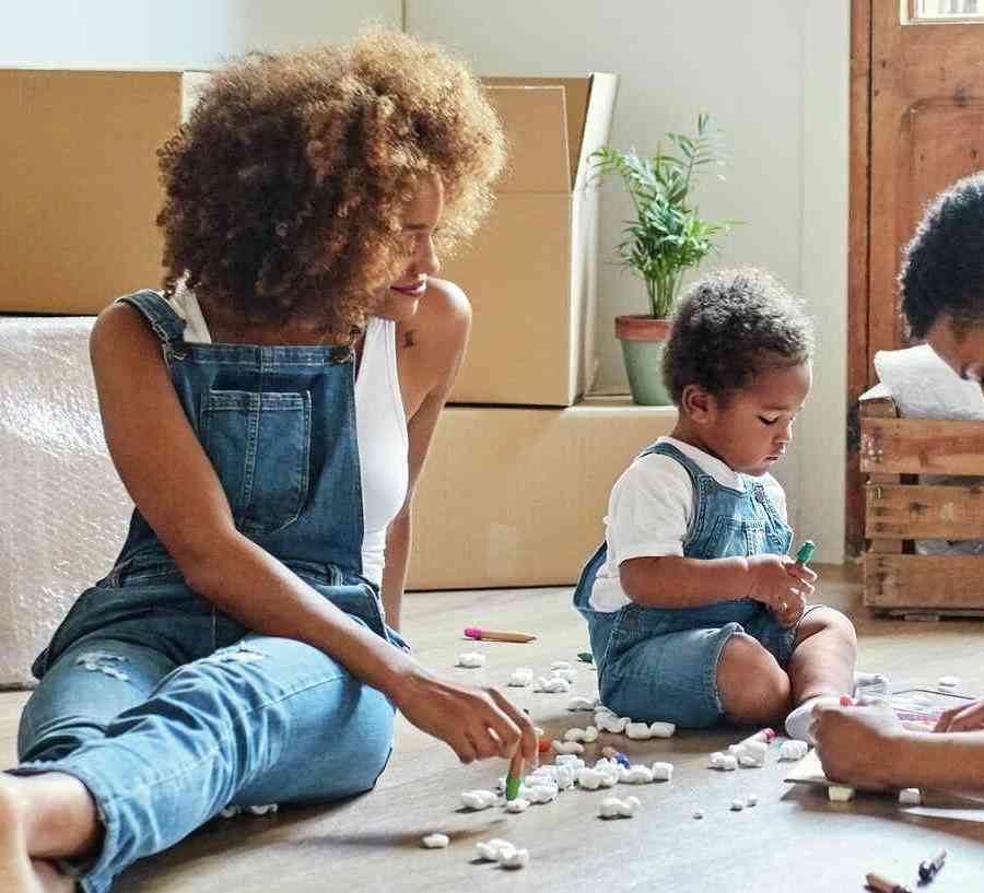 Family with moving boxes coloring.