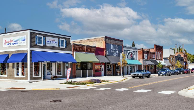 Historic downtown Annandale street line