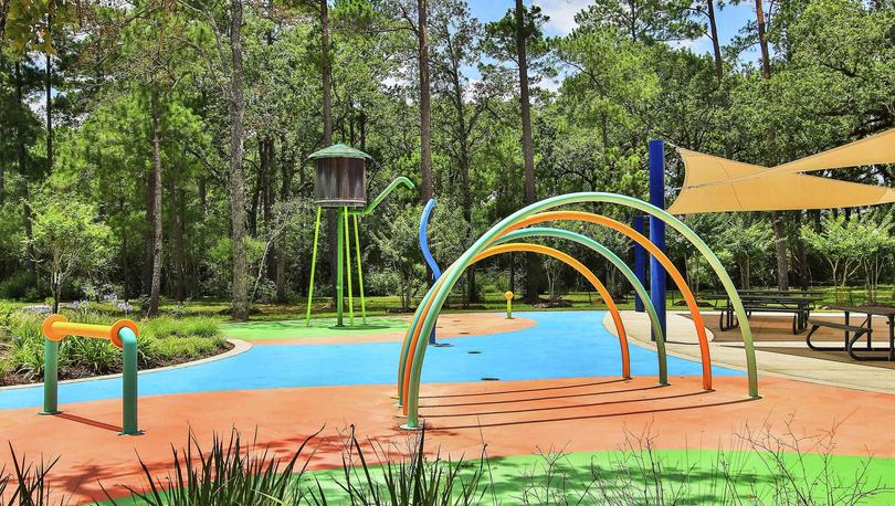 Williams Trace new home community splash pad water feature